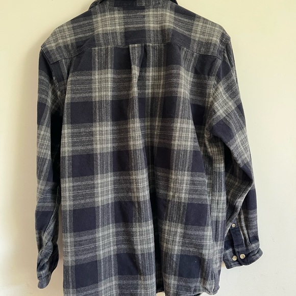 Carhartt heavy flannel button up size large - Picture 5 of 5